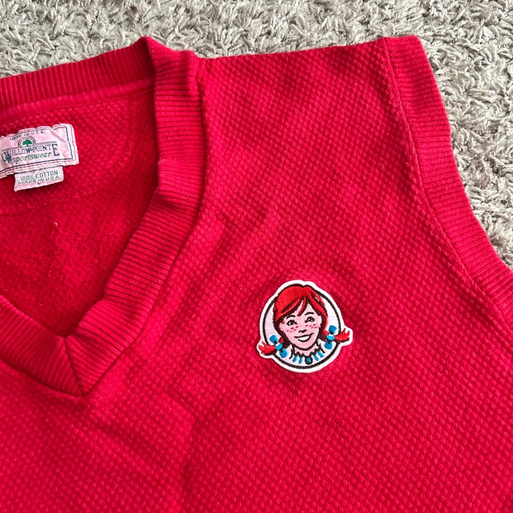 Vintage Willow Pointe Wendys Logo Sweater Vest Red Cotton V-Neck Mens Large USA - Picture 2 of 6